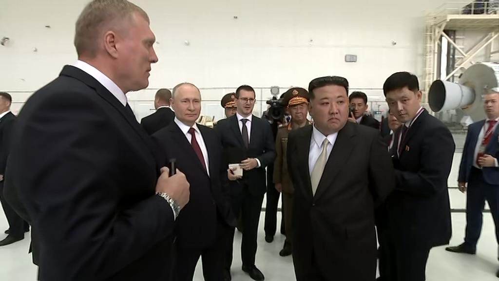 Лидеры России и КНДР осмотрели стартовый комплекс КРК "Союз-2"