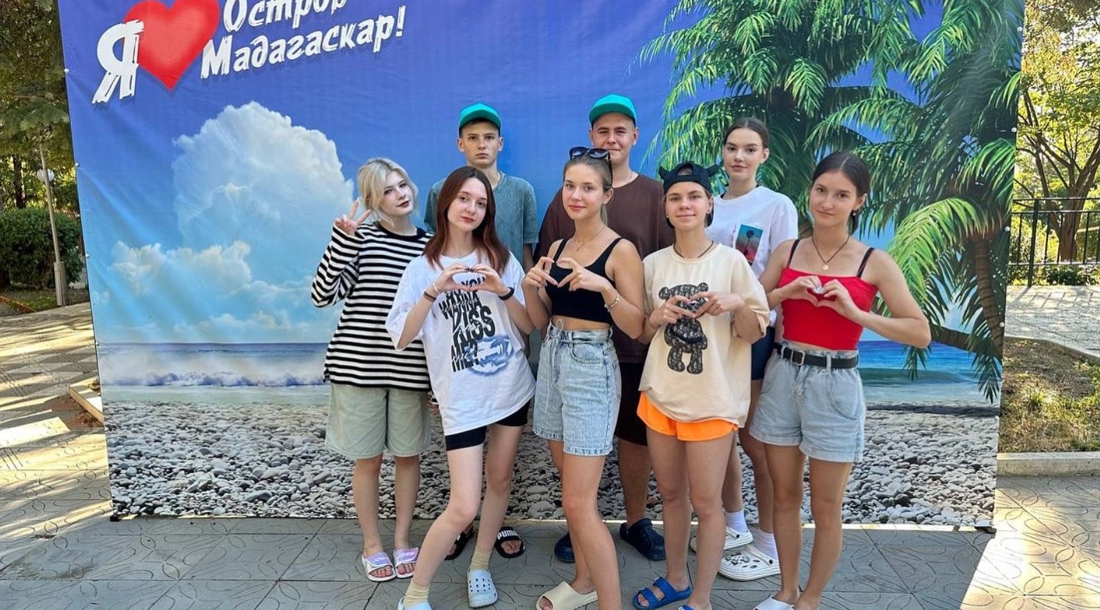 Ямал отправил юных жителей ДНР и Белгорода в детский лагерь