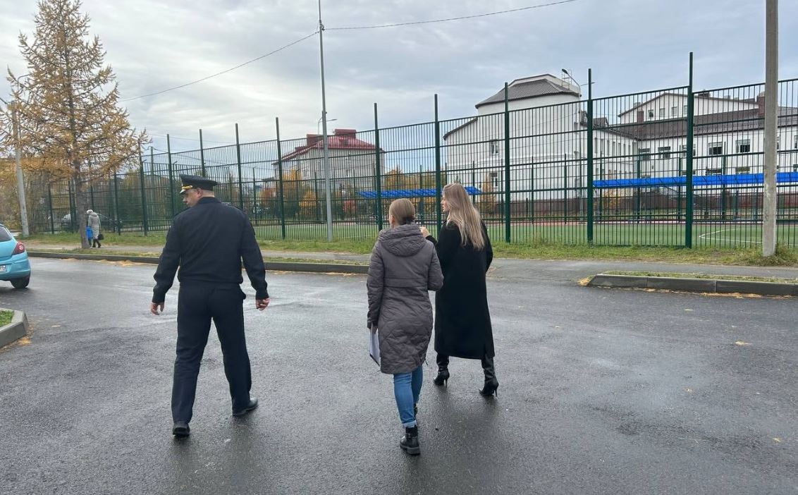 Безопасность пешеходных переходов у школ проверили на Ямале