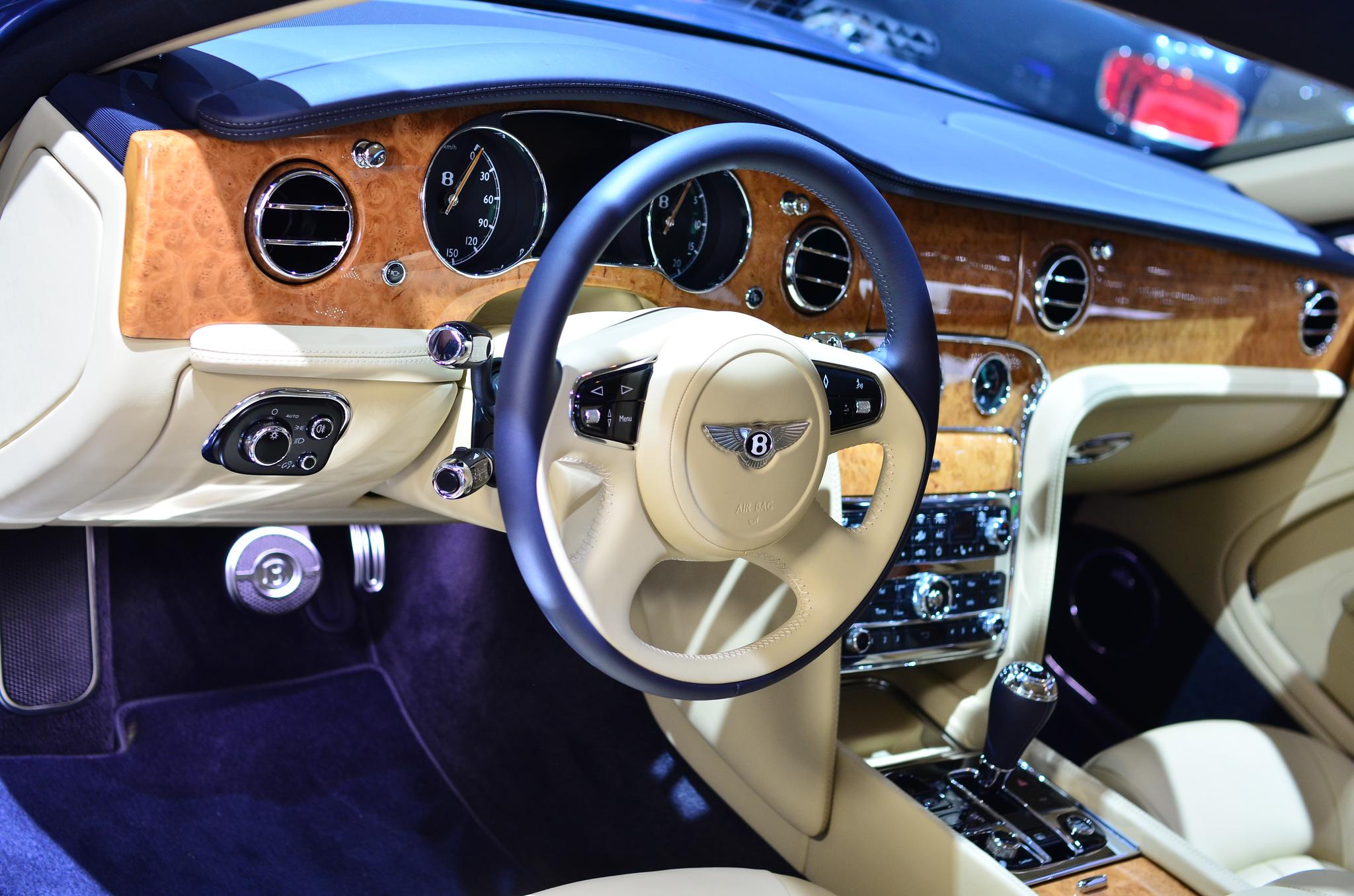 Аферист в Сочи продал "Bentley" два раза и погулял на все деньги