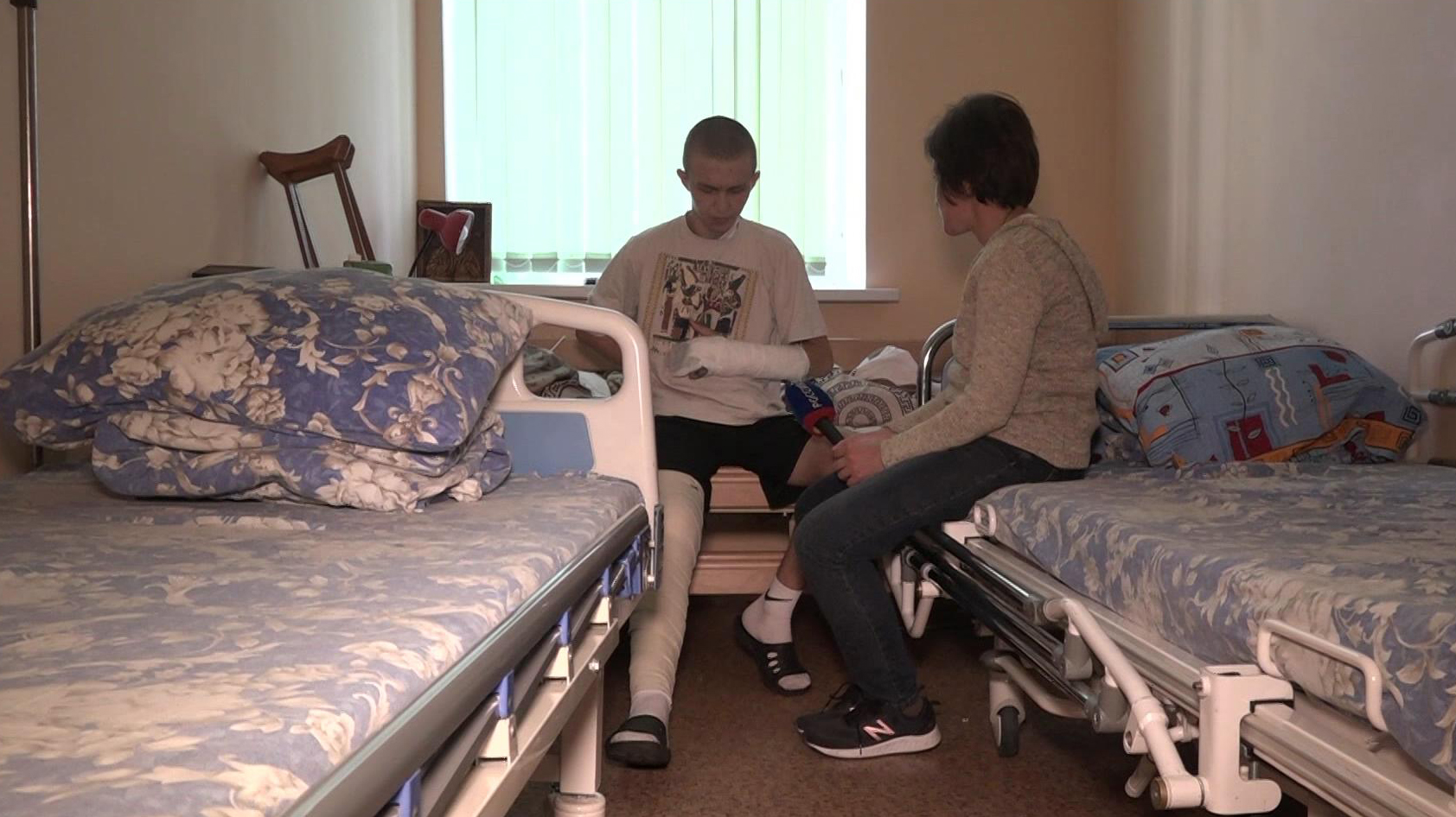 Все больше мирных жителей Донбасса страдают от смертельных "колокольчиков"