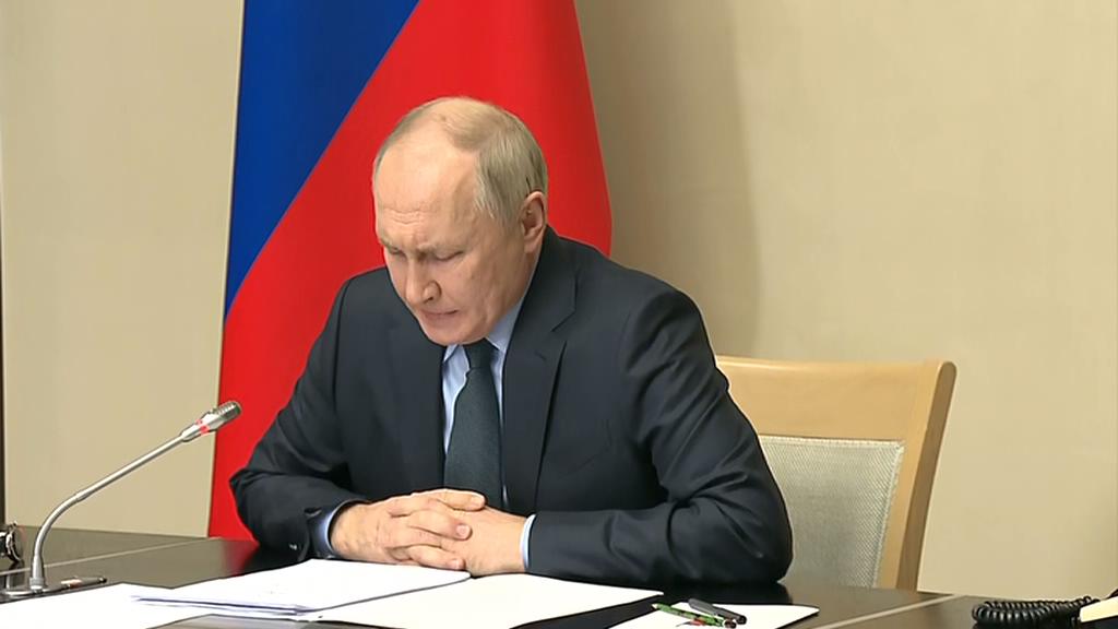 Путин: кулаки сжимаются, но эмоции недопустимы