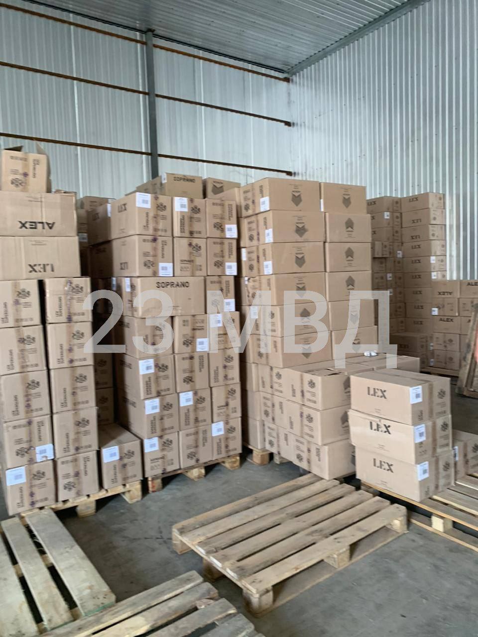 Больше миллиона пачек нелегальных сигарет могли попасть в магазины Краснодарского края