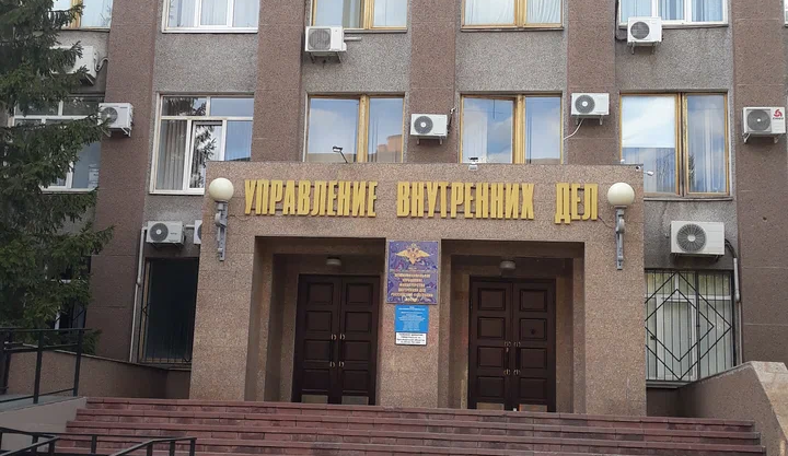 В Орске полицейские ДПС задержали мужчину за поножовщину