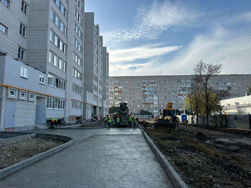 Первая семья лишившаяся жилья при падении СУ-34 в Ейске, получила ключи от квартиры в восстановленном доме