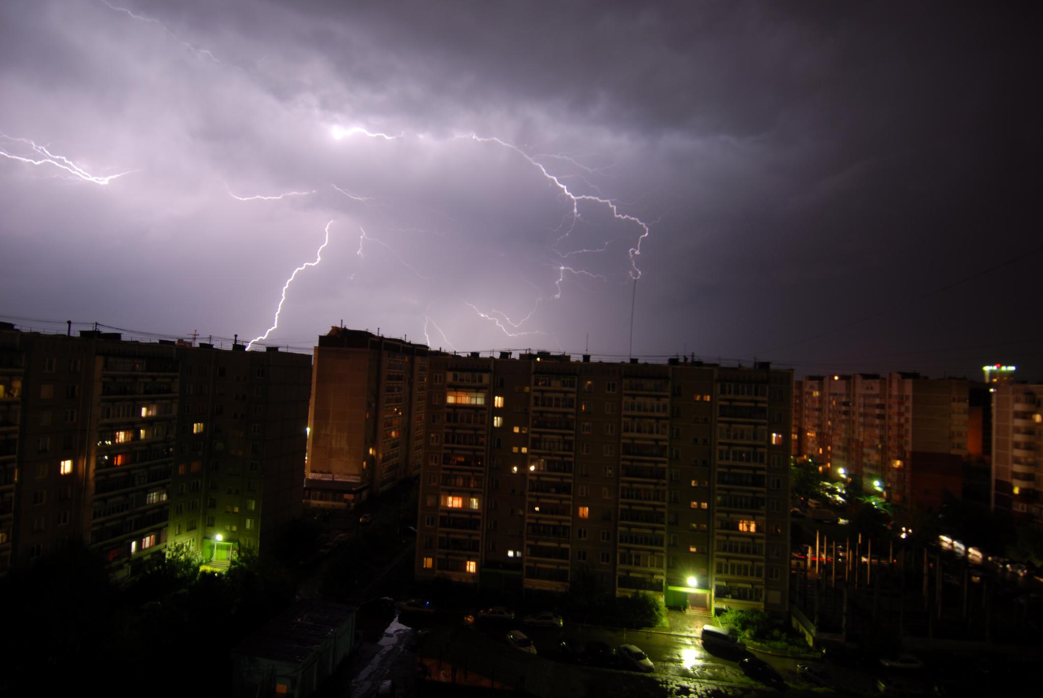 Штормовое предупреждение объявили на Кубани