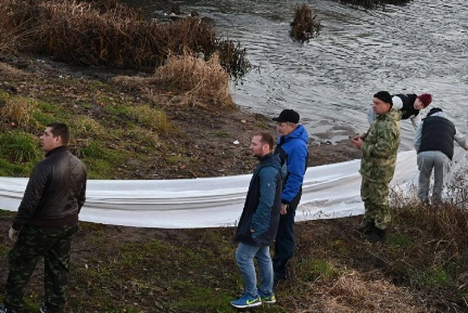 В реку Большой Кинель бугурусланцы запустили 16 тысяч мальков сазана и карпа