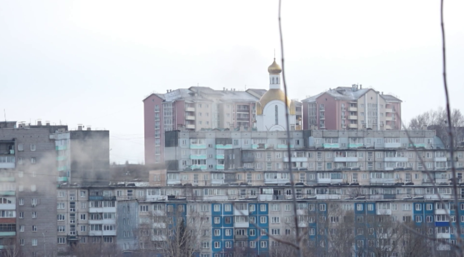 Жители Привокзального микрорайона в Ачинске не могут вздохнуть полной грудью