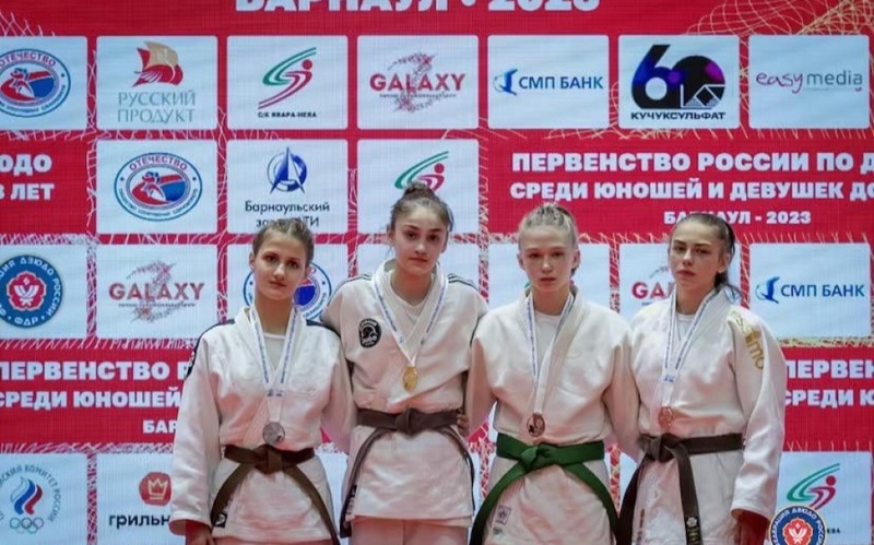 Дзюдоистки Оренбуржья привезут домой две серебряные медали
