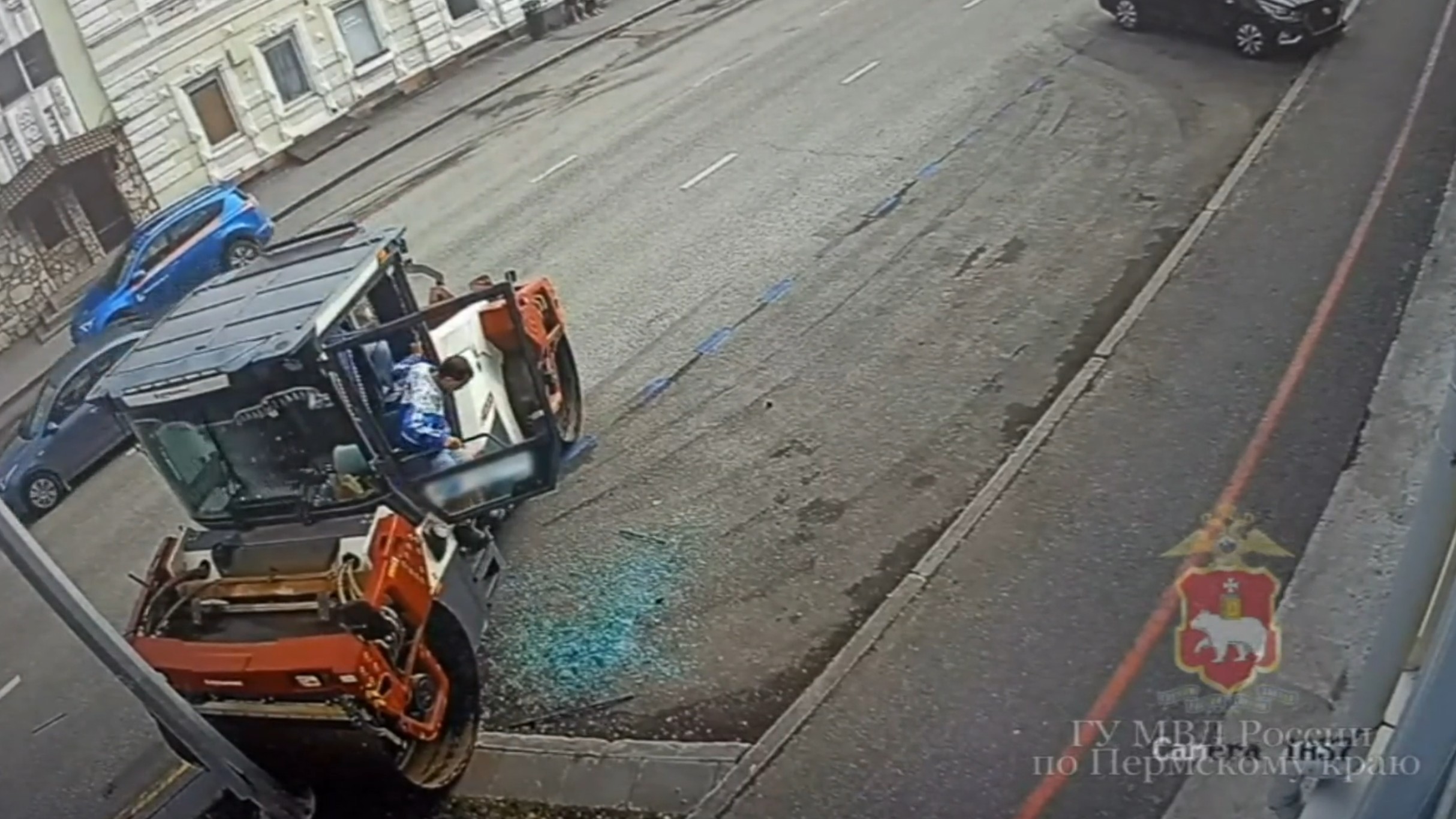 В Перми нетрезвый молодой человек угнал асфальтоукладчик