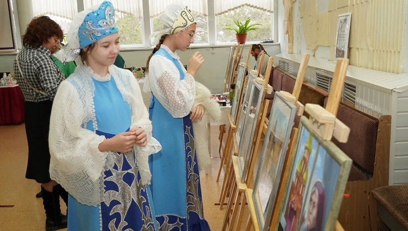 О народном фольклоре поведали на фестивале "Оренбургская паутинка"