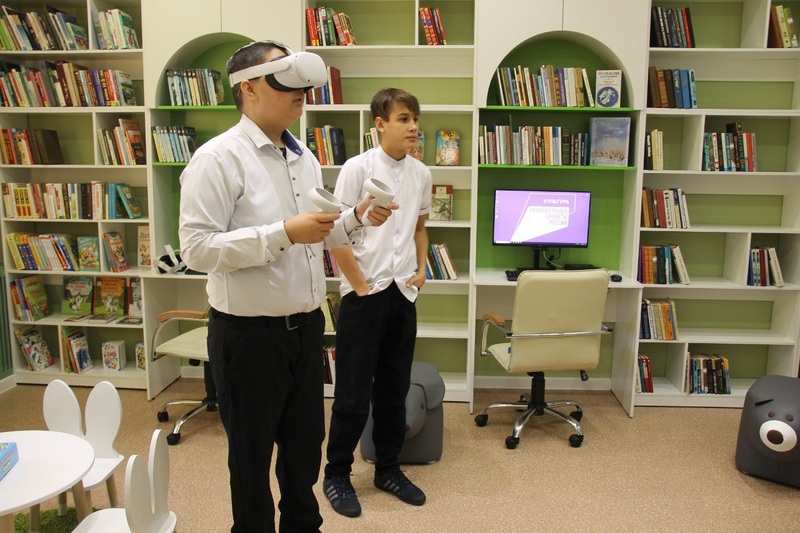 Сенсорные столы и VR-очки: в Ясном открылась библиотека нового поколения
