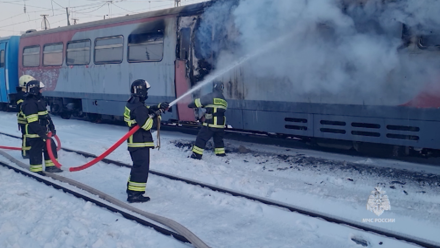 На станции Красноярск произошло возгорание рельсового автобуса