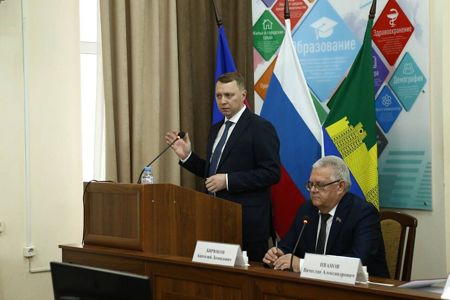 Глава Абинского района Вячеслав Иванов покинул свой пост