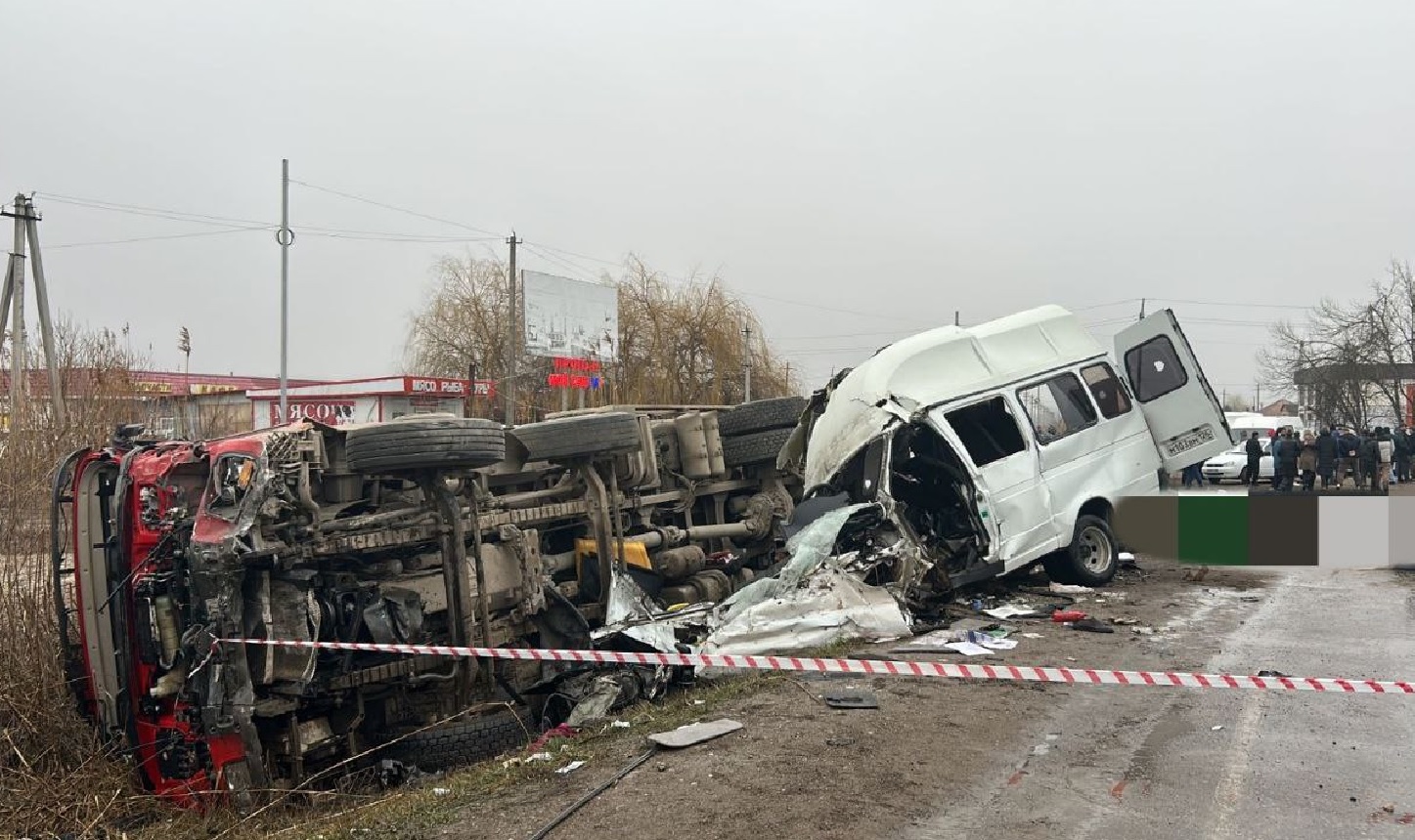 В страшной аварии с маршруткой на Ставрополье погибли семеро