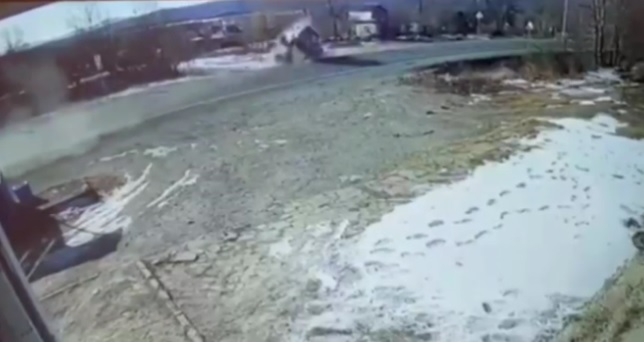 Момент смертельного ДТП в Приморском крае попал на камеру наблюдения