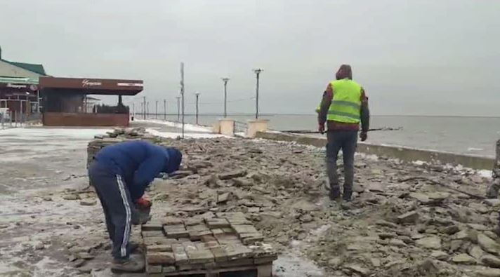 Пляж в Приморско-Ахтарске станет длиннее почти на километр
