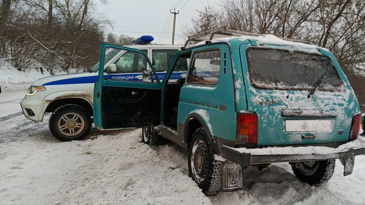 Кемеровчанин отнял у пенсионера ружье и телефоны и угнал его машину