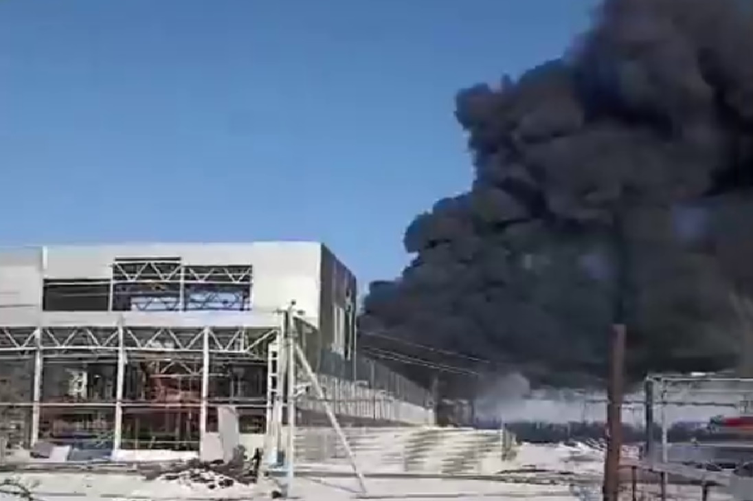 На заводе в Ростовской области вспыхнул серьезный пожар