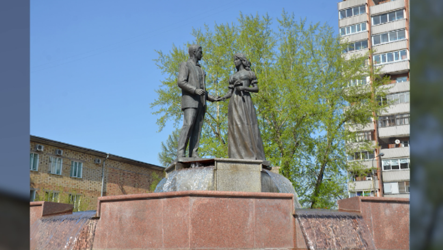 В Красноярске отремонтируют фонтан "Молодожены"