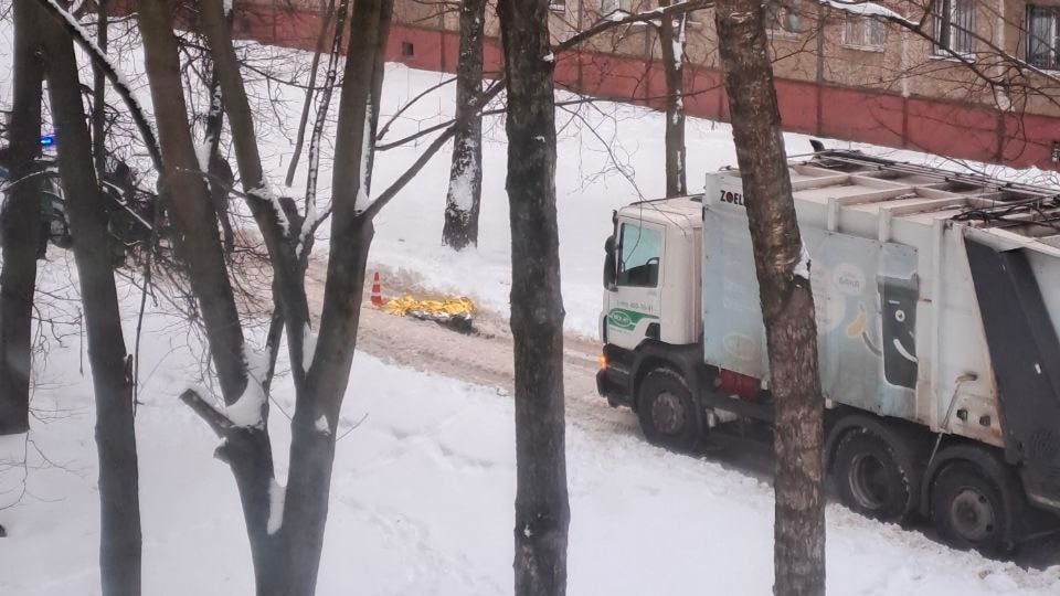 Мусоровоз задавил пенсионерку в Подольске