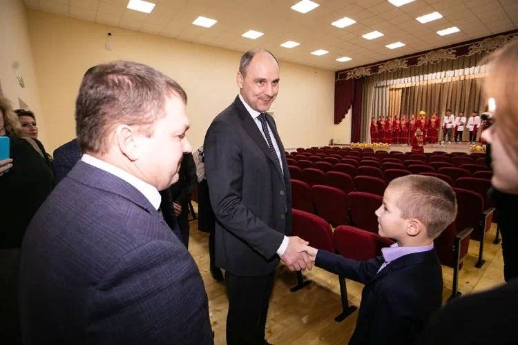 Педагоги в Оренбуржье уже получили зарплату с учетом запланированного увеличения