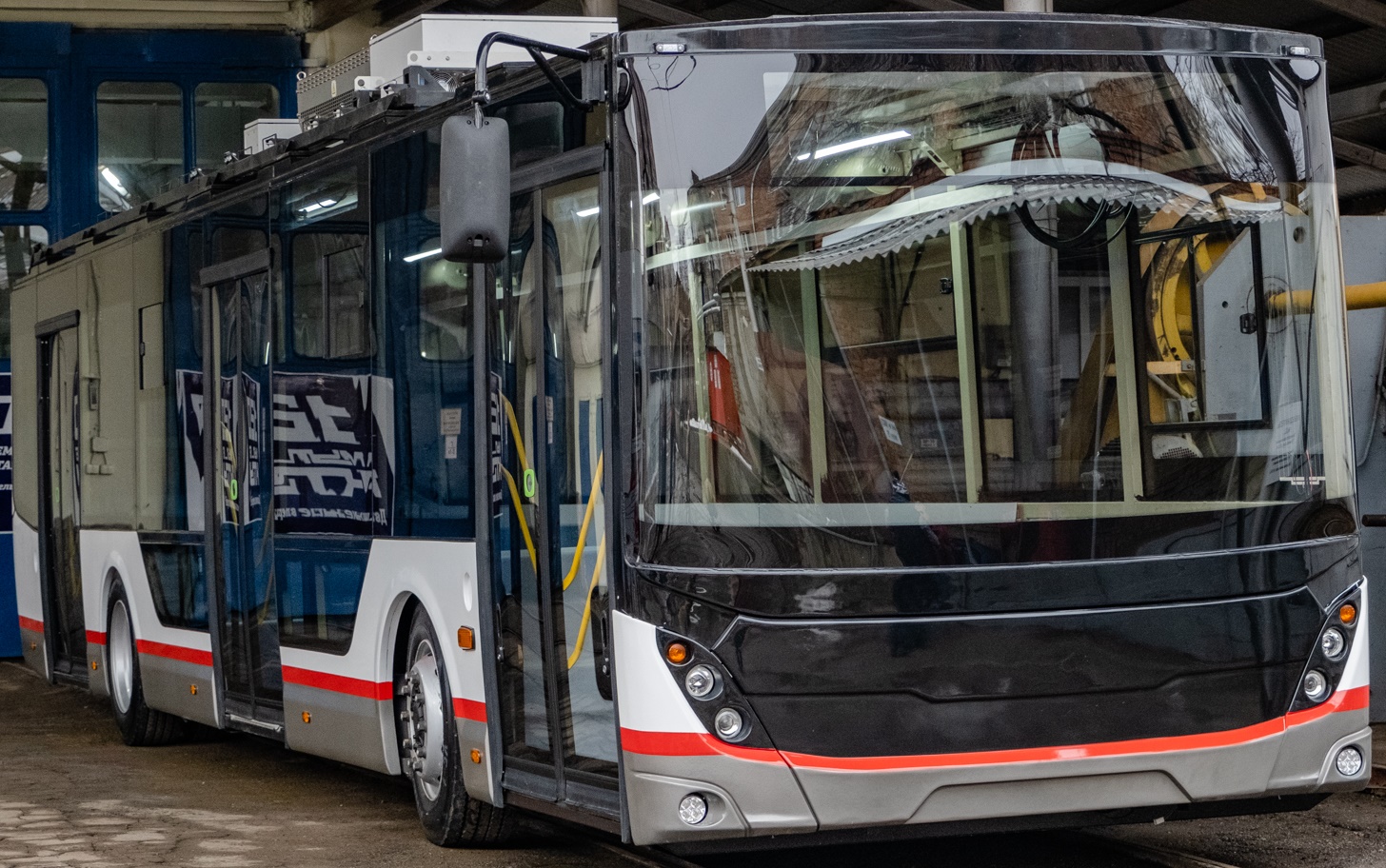 Муниципальный автопарк Новороссийска полнят 10 автобусов