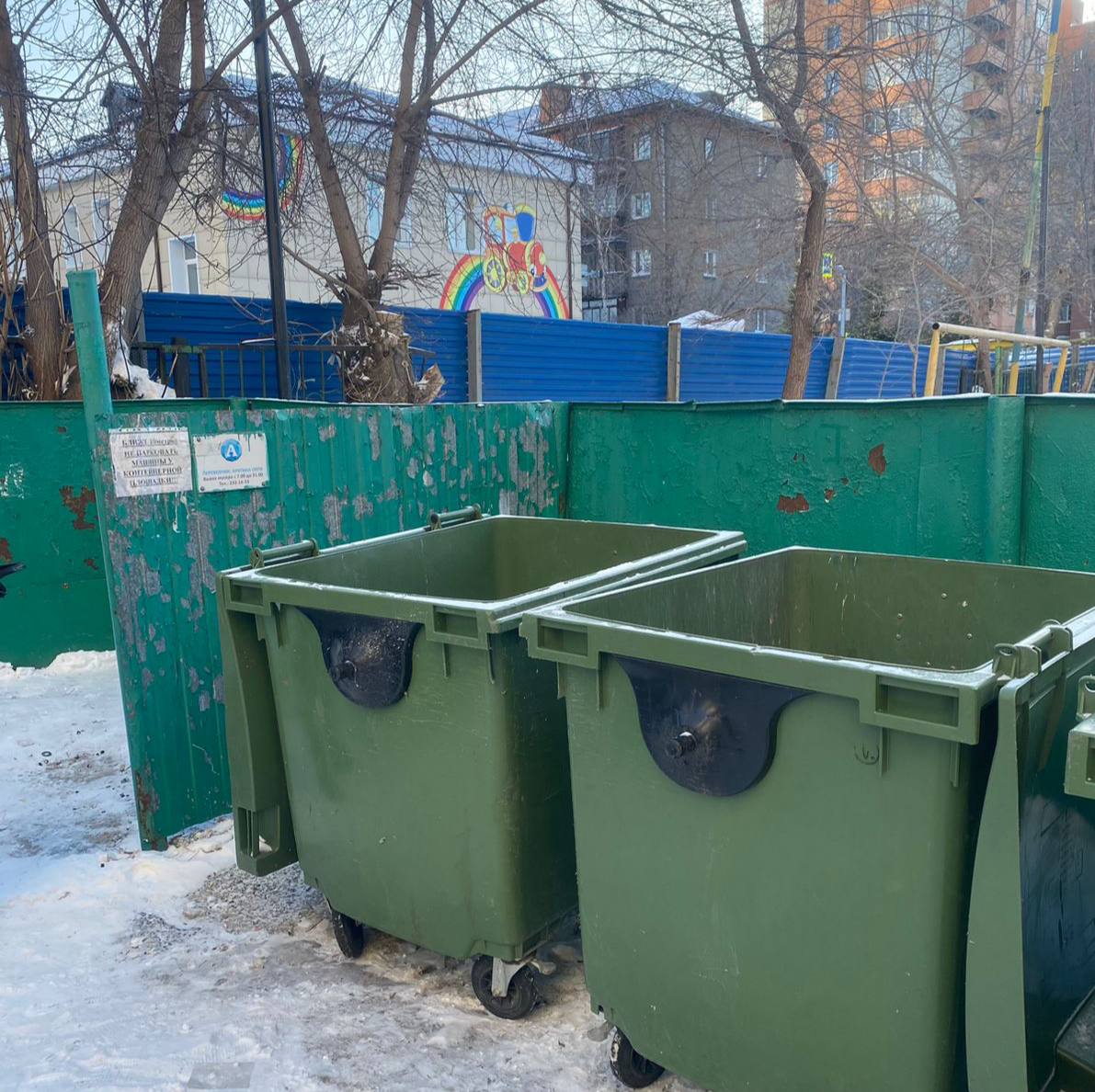 В Новосибирске на мусорке нашли завернутого в пакет младенца
