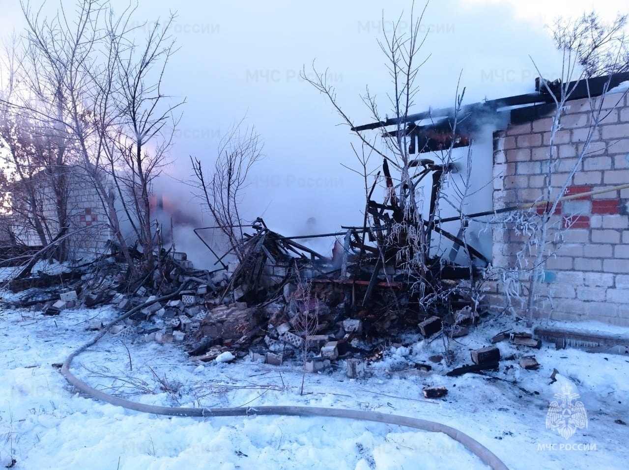 В Домбаровском районе при пожаре в жилом доме погиб мужчина