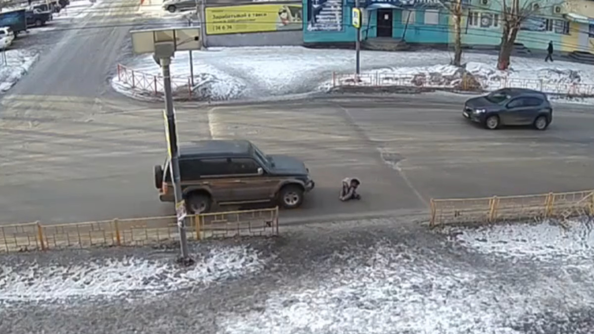 Первоклассница попала под колеса внедорожника в Усть-Куте