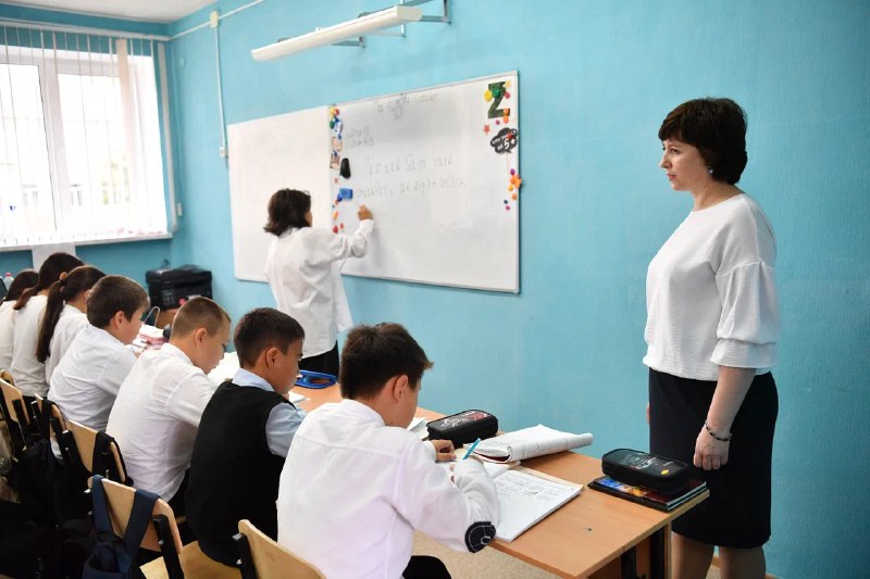 В Саратовской области продолжается работа по привлечению педагогов в школы