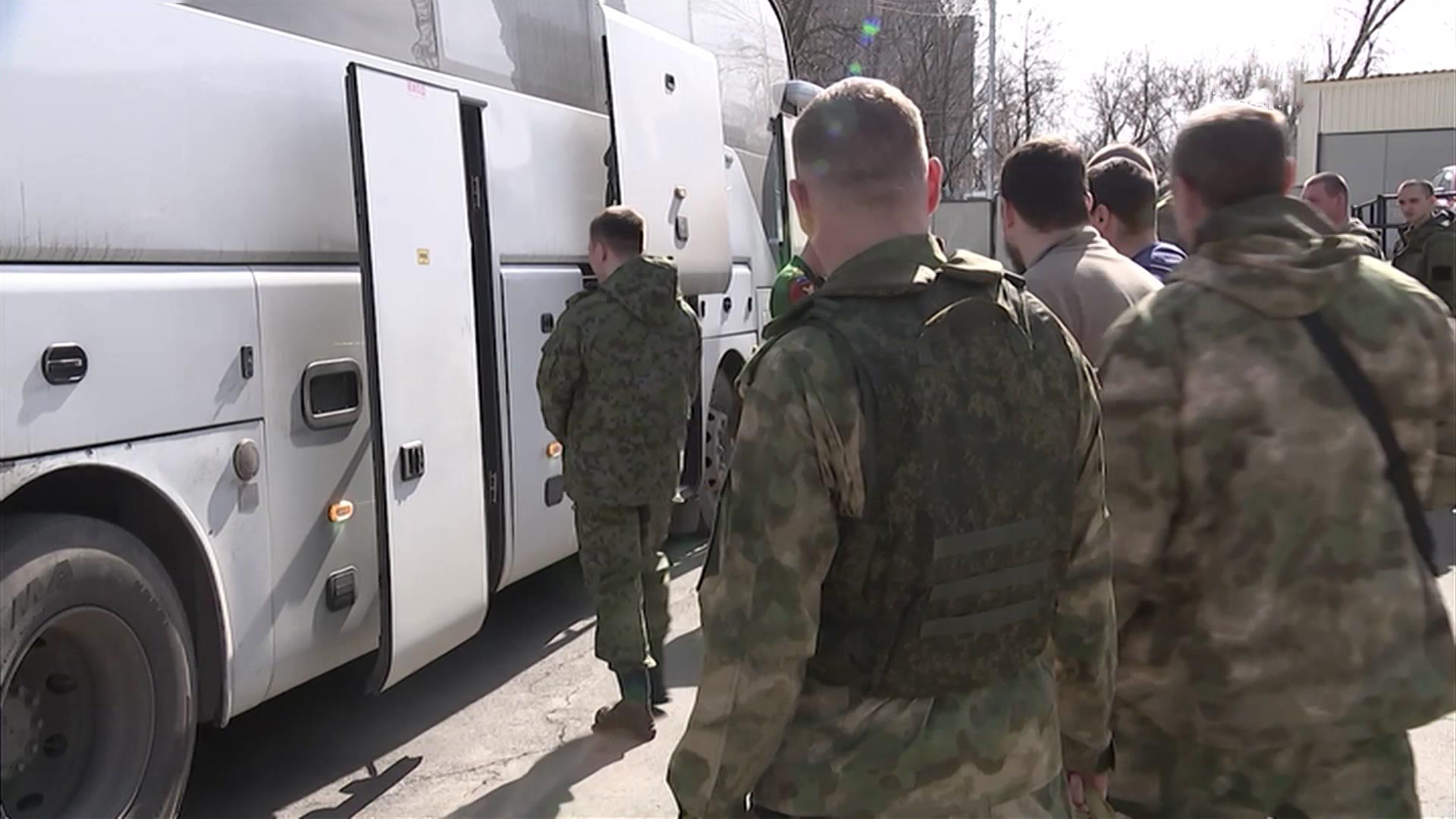 Песков: рост числа контрактников говорит о мобилизации общества вокруг Путина