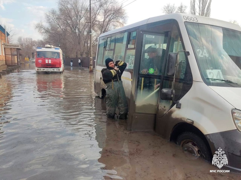 Паводок внес коррективы в работу общественного транспорта в Орске