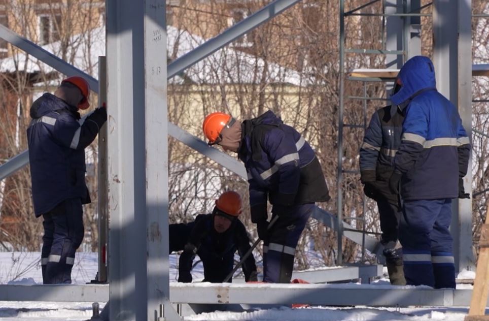 В селе Мужи продолжается строительство центра единоборств "Северный характер"