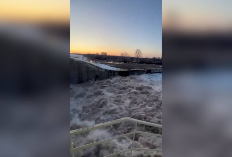 Ириклинское водохранилище продолжает увеличивать сброс воды