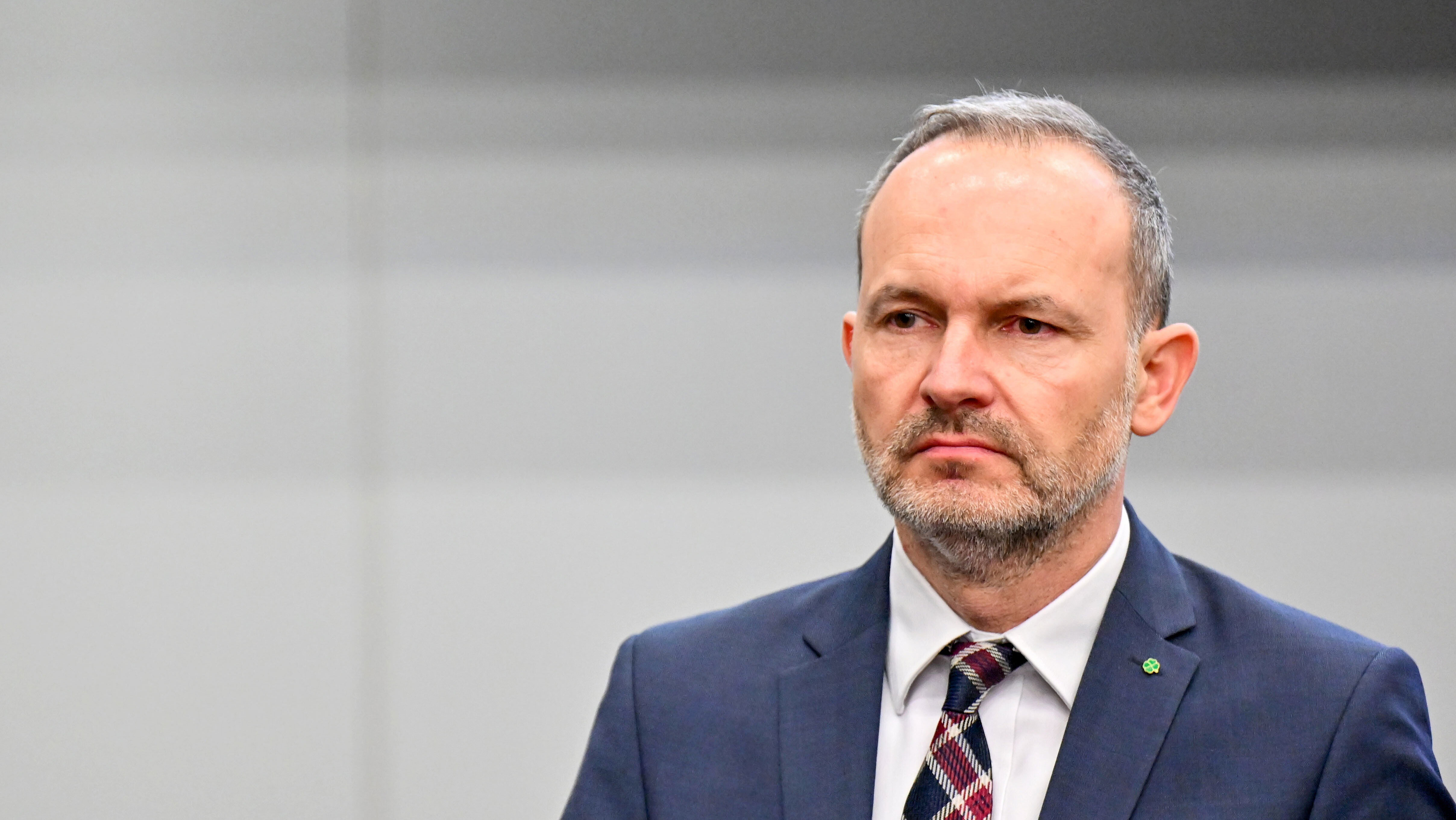 Перед офисом польского министра Хетмана вылили навоз