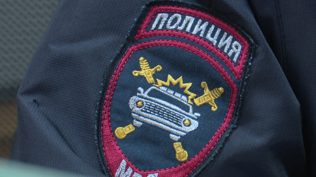 В Подмосковье женщина избила инспектора ДПС за эвакуацию ее автомобиля