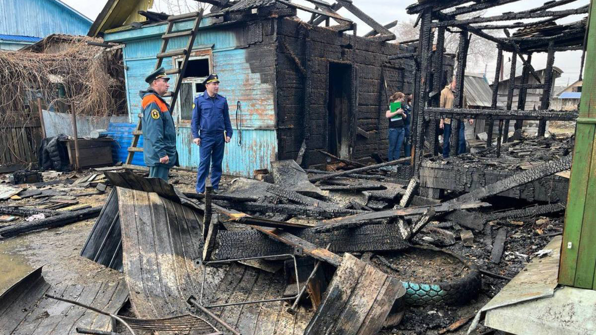 В Приморье в результате пожара в доме погибли две женщины