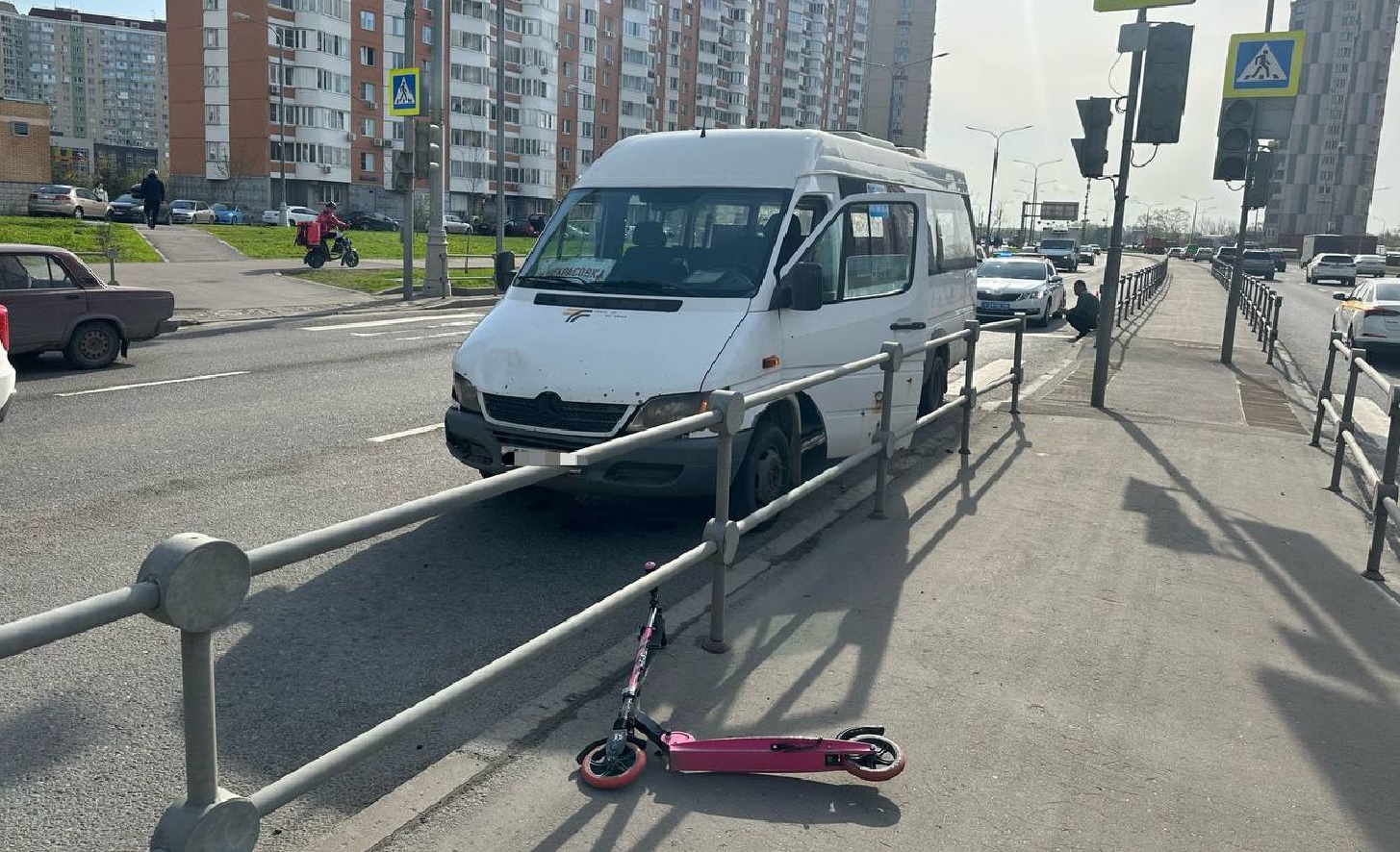 Маршрутка сбила ребенка на самокате на юго-востоке Москвы