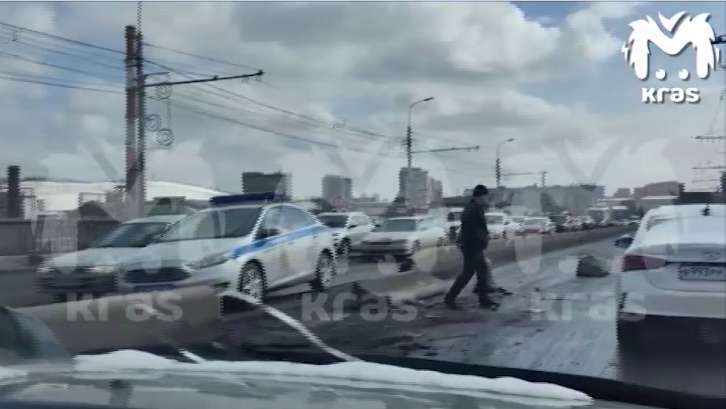 На Копыловском мосту произошла массовая авария сразу с четырьмя автомобилями