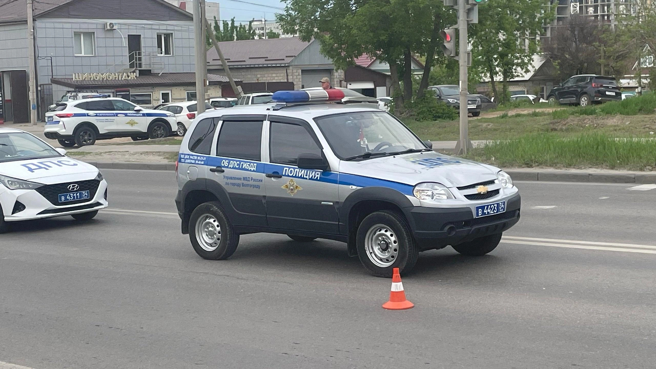 Экипаж ДПС сбил пешехода на переходе во время погони в Волгограде
