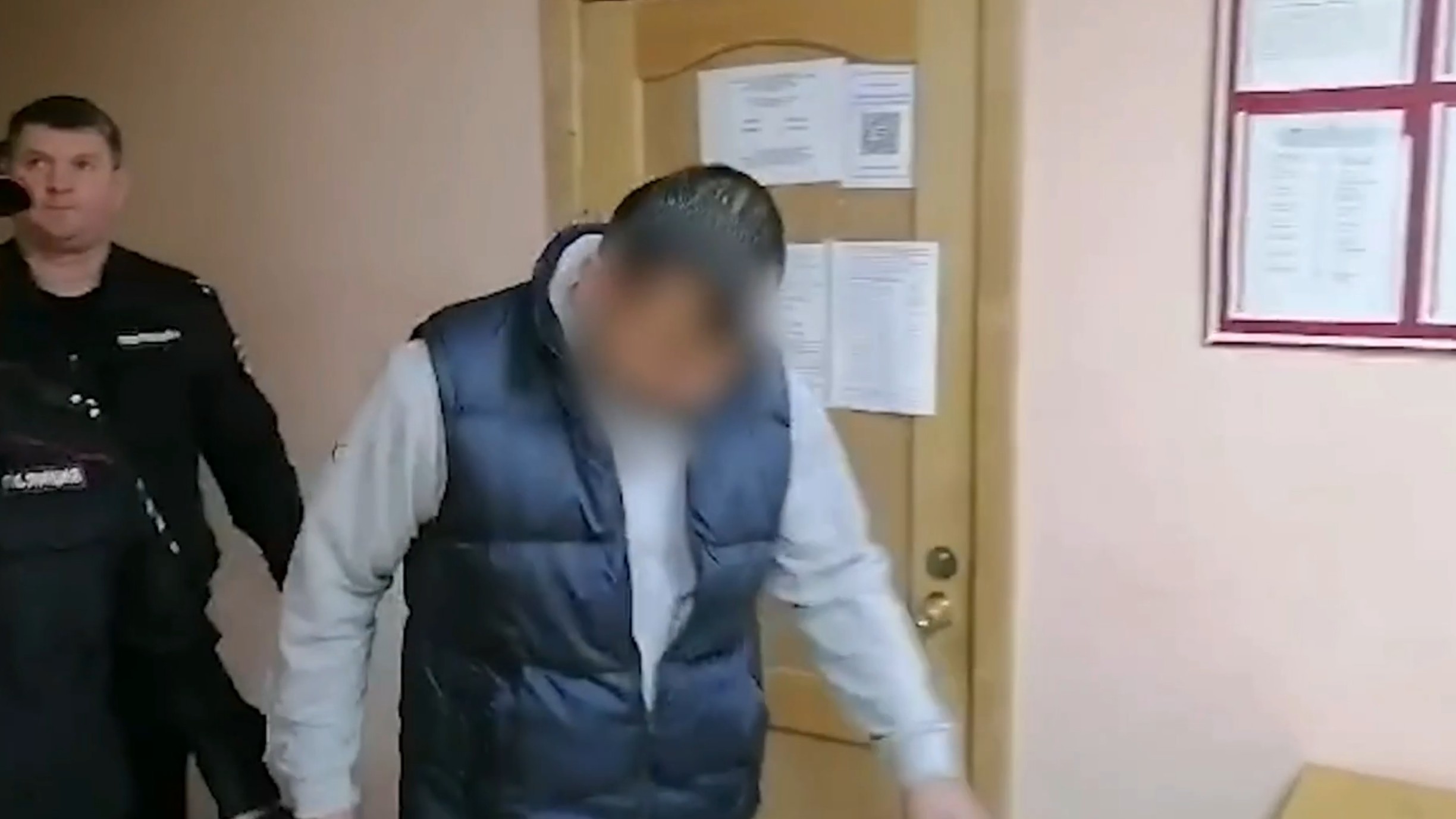 В Приморье мигранты пытались за взятку освободить земляка