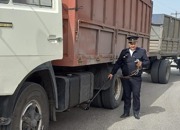 Чистоту выхлопов автомобилей проверяют в Новороссийске
