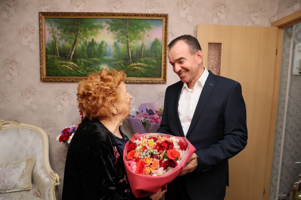 Ветерана Великой Отечественной войны Лидию Резниченко с Днём Победы поздравил губернатор Кубани