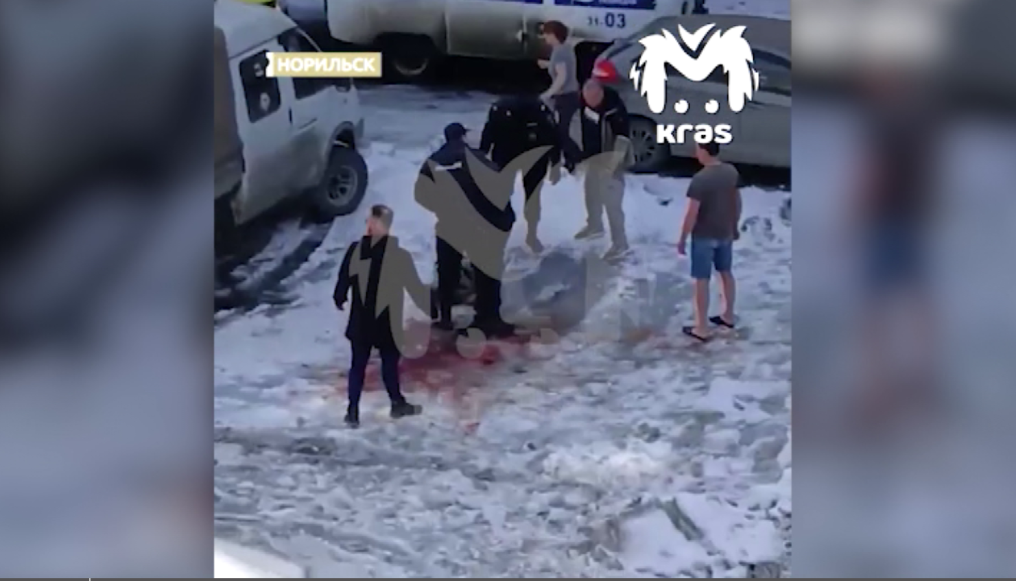 В Норильске мужчина зарезал свою сожительницу и едва не лишил жизни пасынка и случайного прохожего