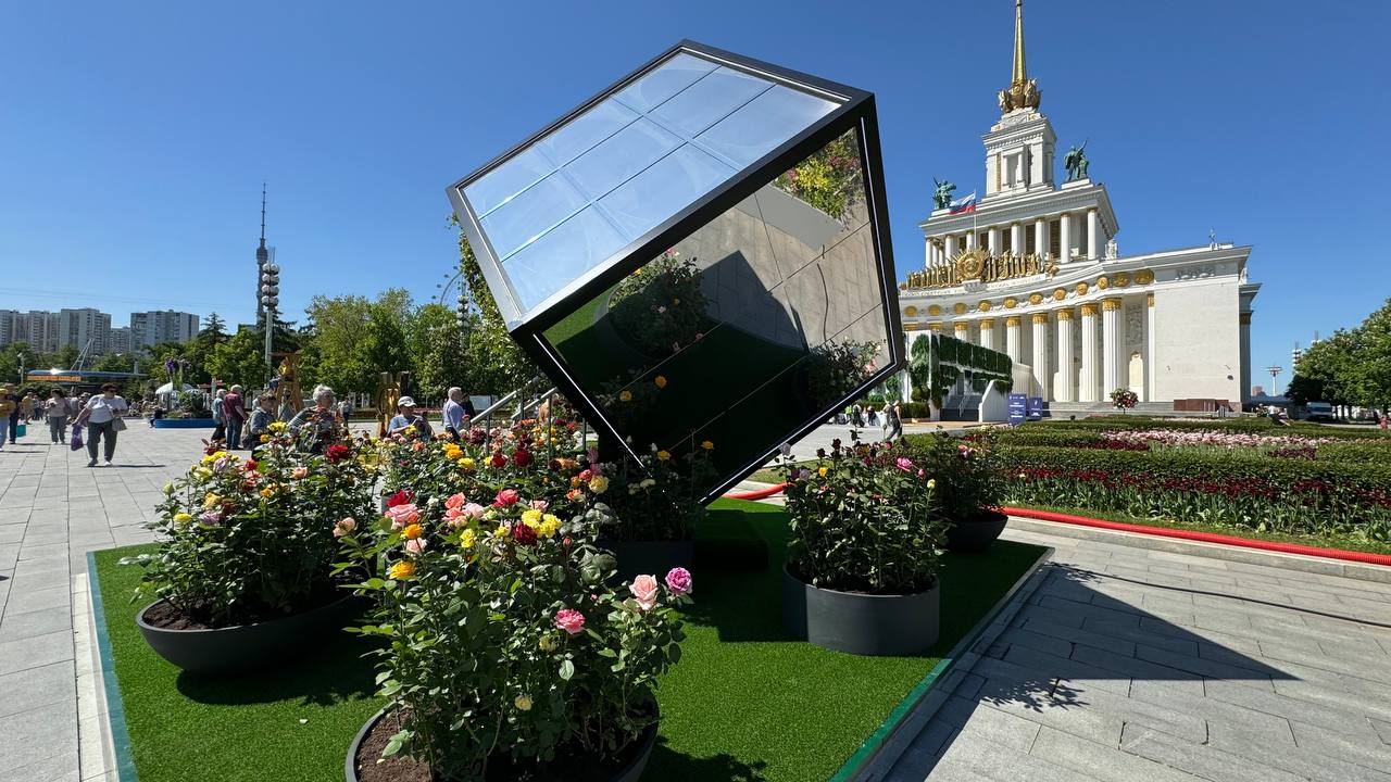 Цветочная композиция Ямала украсила выставку "Россия" на ВДНХ