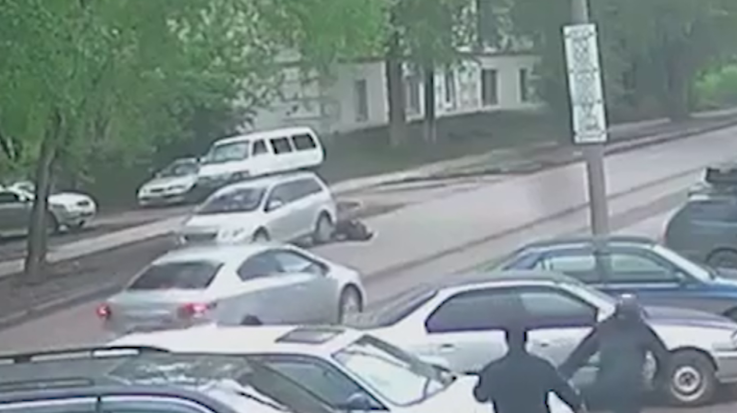 В Назарове на одной из улиц машина переехала ребенка