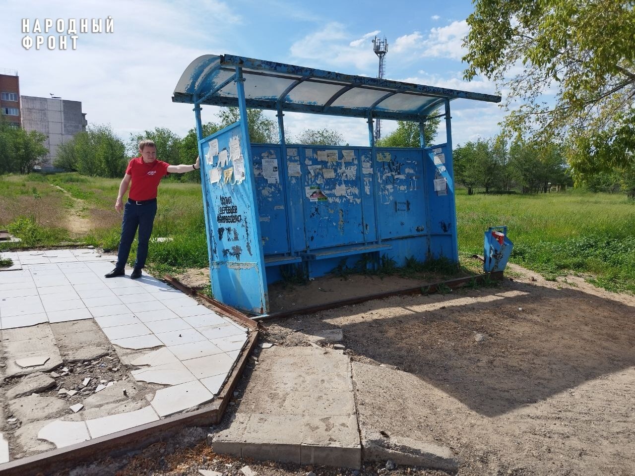 В Оренбурге нашли остановку, которая может придавить людей