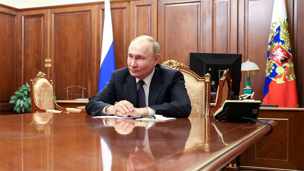 Путин поручил создать международную ассоциацию детских организаций