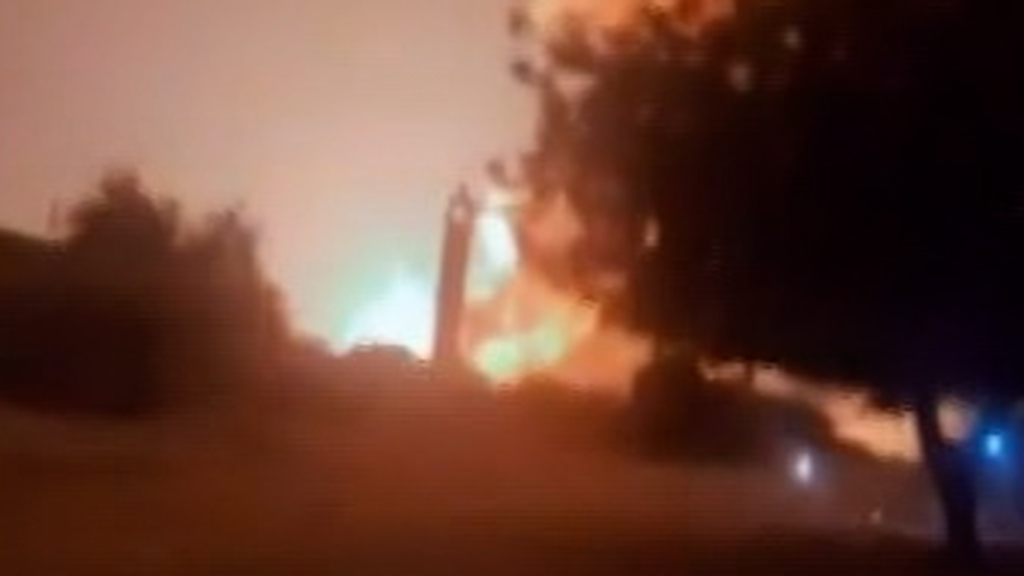 В столице Чада горит крупнейший склад боеприпасов